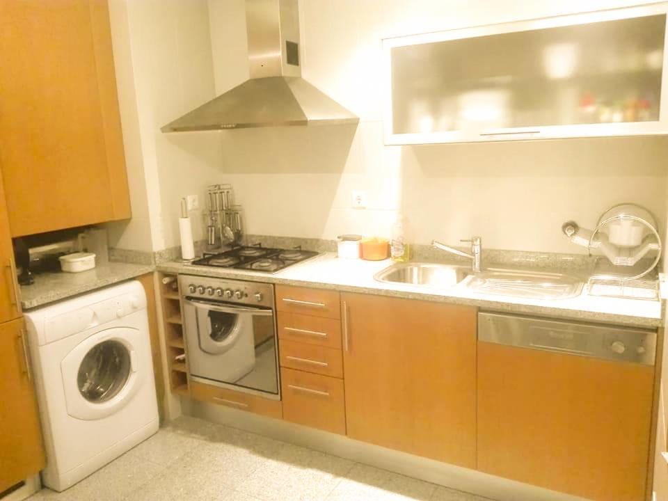 Beach Front Apartment - With Swimming Pool, Barbecue And Tennis Court! Viana do Castelo Eksteriør bilde